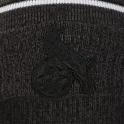 1. FC Köln New Era Beanie Mit Bommel "Reflective" -Sportausrüstung 1 fc koeln new era beanie mit bommel reflective4