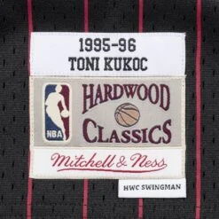 Mitchell & Ness HWC Swingman Jersey Toni Kukoc Chicago Bulls 1995-96 Jersey Black -Sportausrüstung mitchell ness hwc swingman jersey toni kukoc chicago bulls 1995 96 jersey black3