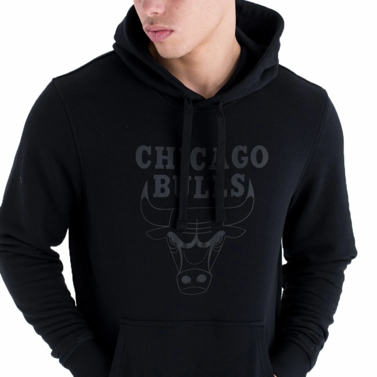 New Era Herren Hoodie NBA Chicago Bulls Tonal Logo Black 3 New Era Herren Hoodie NBA Chicago Bulls Tonal Logo Black – Bild 3