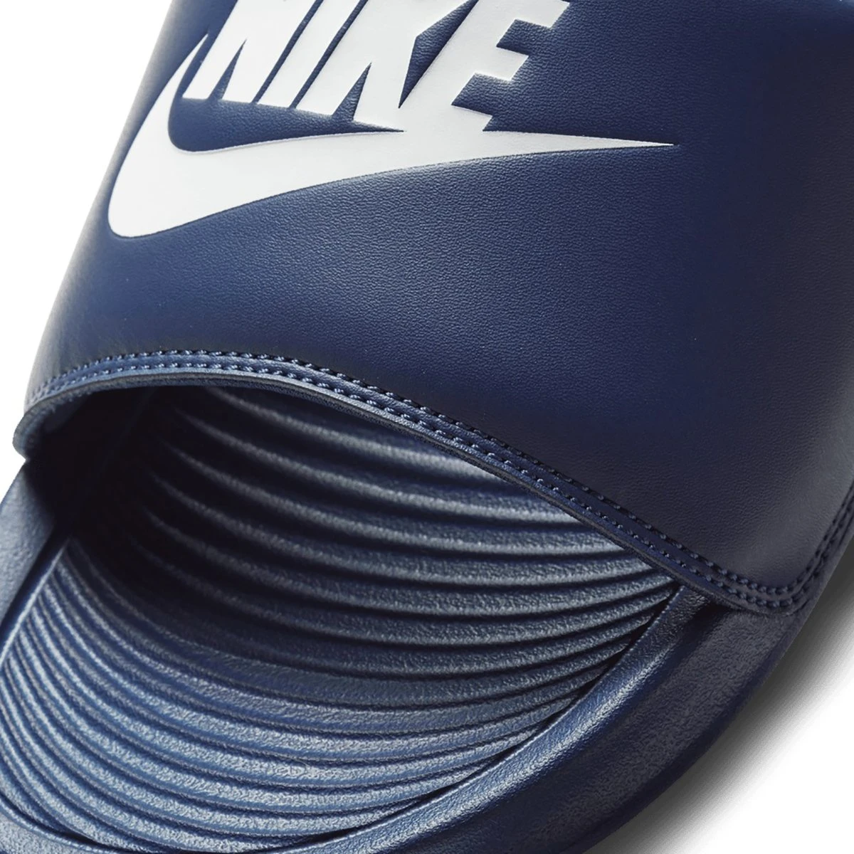 Nike Badelatsche Victori One Midnight Navy/white-midnight Navy 7 Nike Badelatsche Victori One Midnight Navy/white-midnight Navy – Bild 7