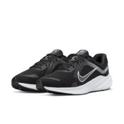 Nike Herren Sneaker Nike Quest 5 Black/white-smoke Grey