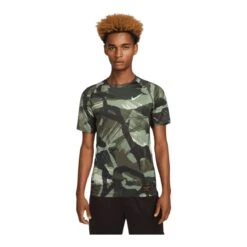 Nike Herren T-Shirt Short-Sleeve Slim Camo Print Velvet Brown/coconut Milk